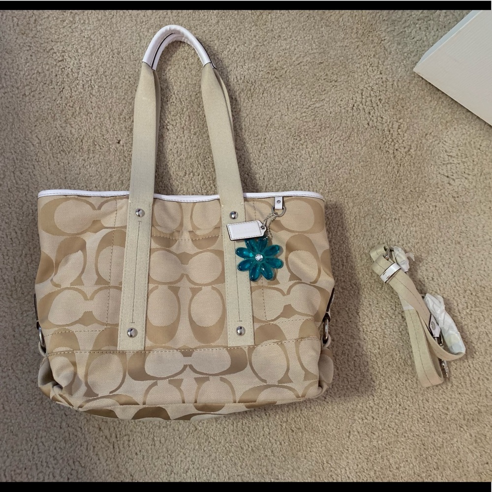 Coach Purse - Picture 3 of 7